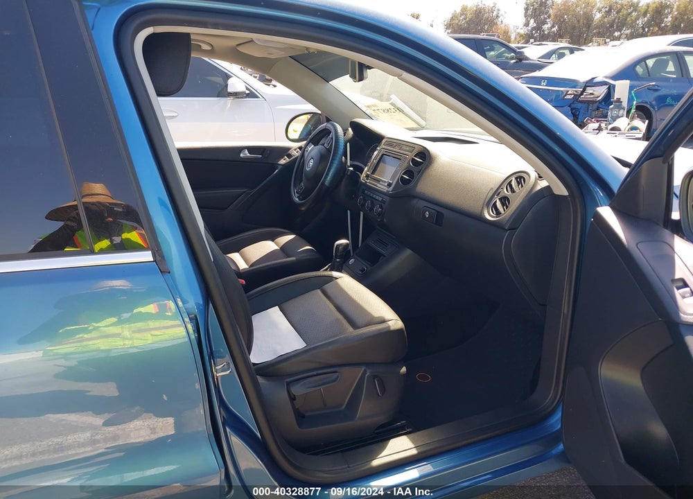 2017 VOLKSWAGEN TIGUAN 2.0T WOLFSBURG EDITION VIN: WVGRV7AX1HK020718
