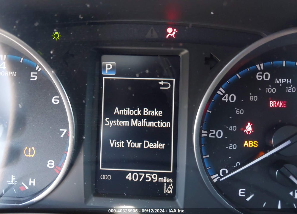 2018 TOYOTA RAV4 LE VIN: JTMZFREV6JJ179526