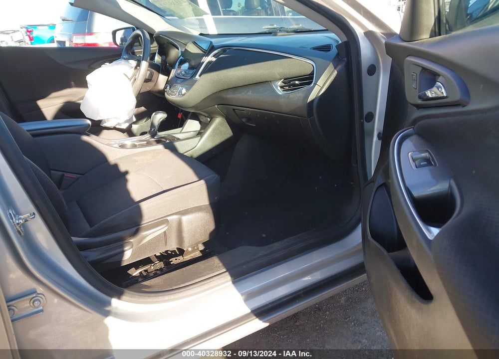 2019 CHEVROLET MALIBU LT VIN: 1G1ZD5ST1KF190884