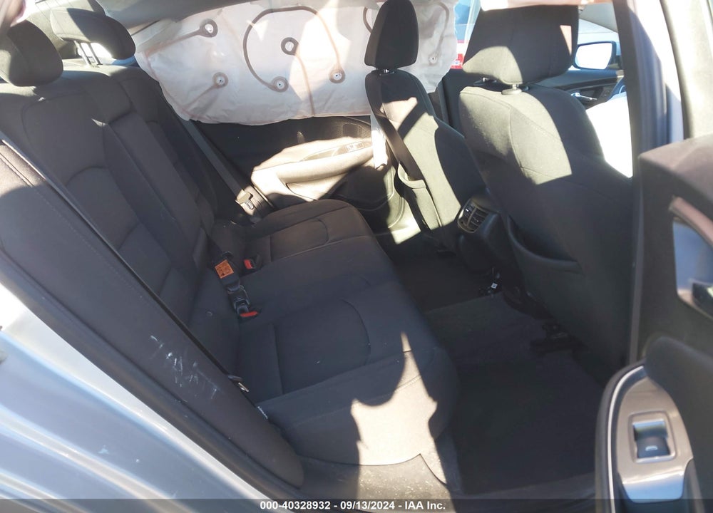 2019 CHEVROLET MALIBU LT VIN: 1G1ZD5ST1KF190884