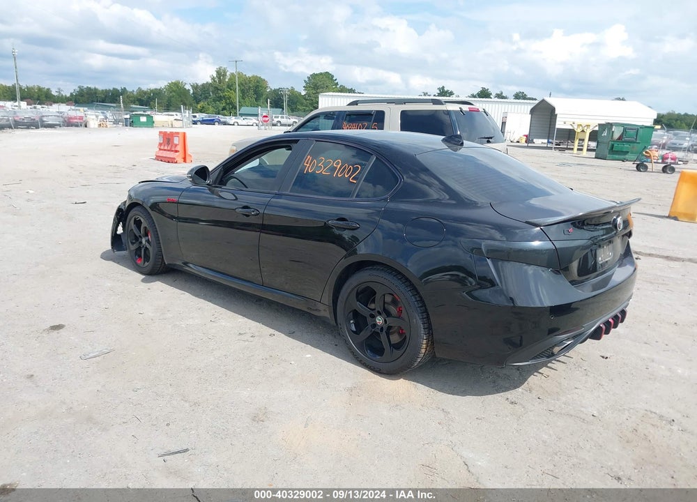 2017 ALFA ROMEO GIULIA AWD VIN: ZARFAEDN0H7550026