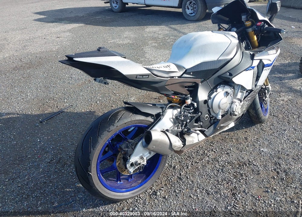 2015 YAMAHA YZFR1M VIN: JYARN40E4FA000156