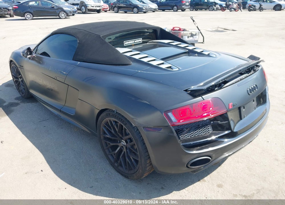 2011 AUDI R8 5.2 VIN: WUAVNAFG7BN000135