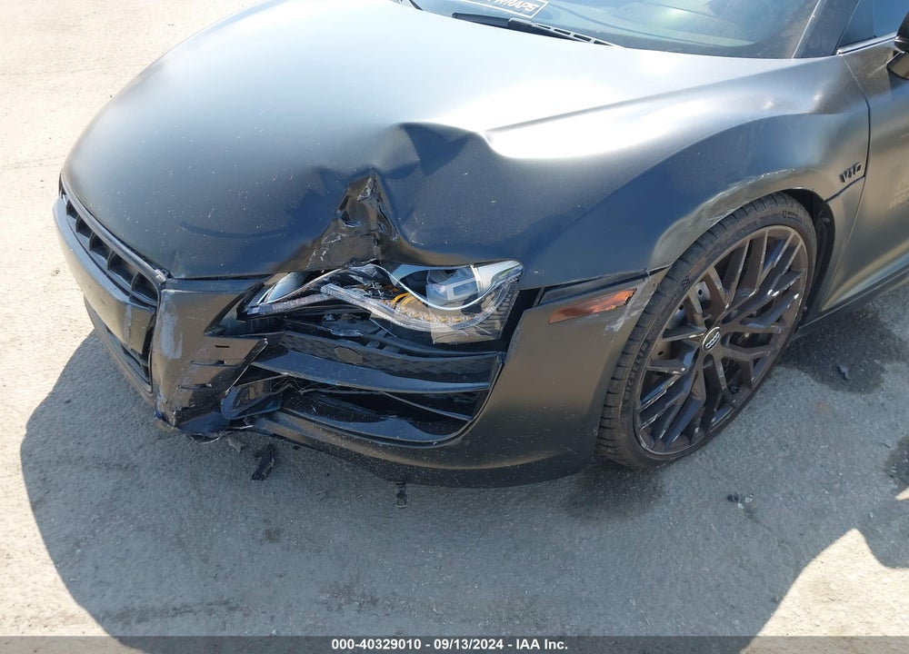 2011 AUDI R8 5.2 VIN: WUAVNAFG7BN000135
