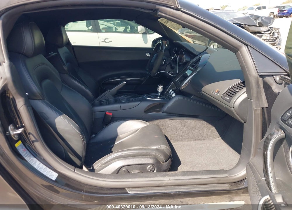 2011 AUDI R8 5.2 VIN: WUAVNAFG7BN000135