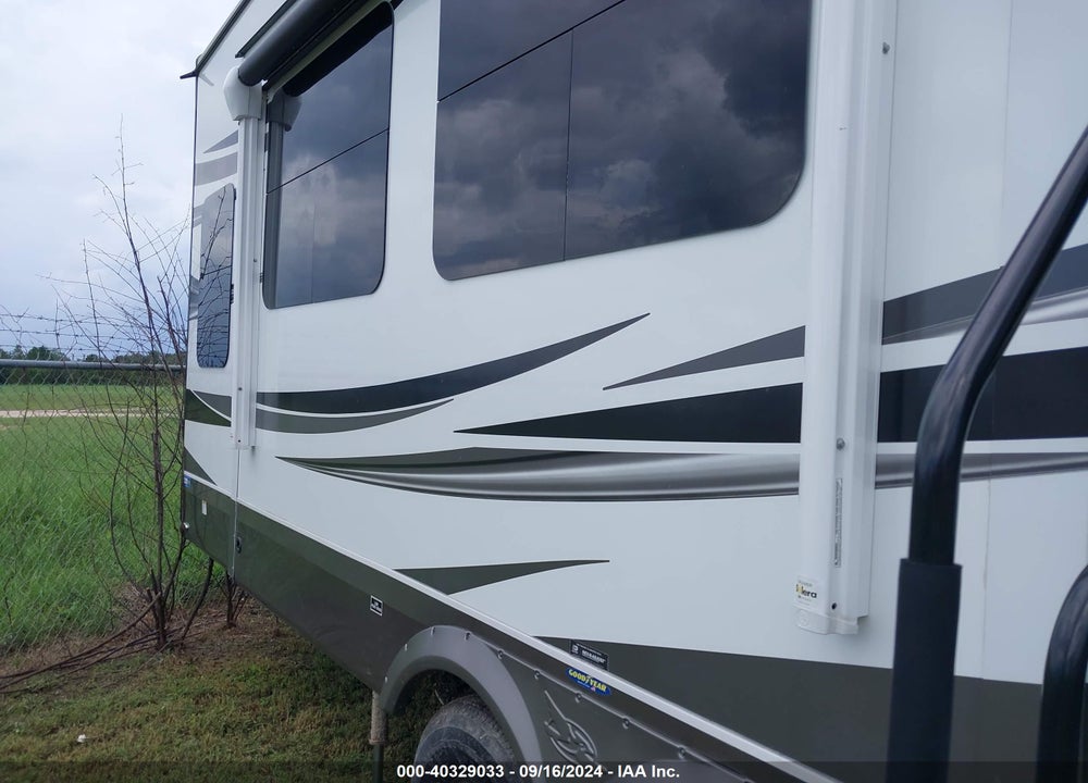 2021 JAYCO NORTHPOINT 310RLTS VIN: 1UJCJ0BS4M1LB0088