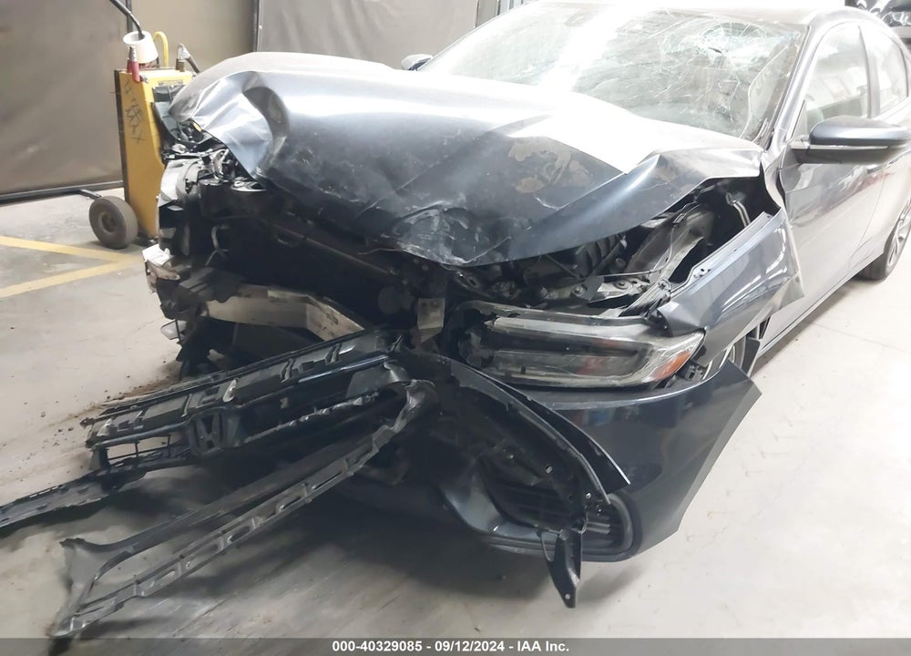 2020 HONDA INSIGHT TOURING VIN: 19XZE4F97LE000238