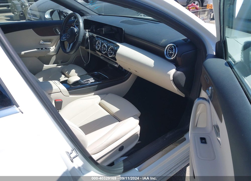 2019 MERCEDES-BENZ A 220 VIN: WDD3G4EB4KW017805