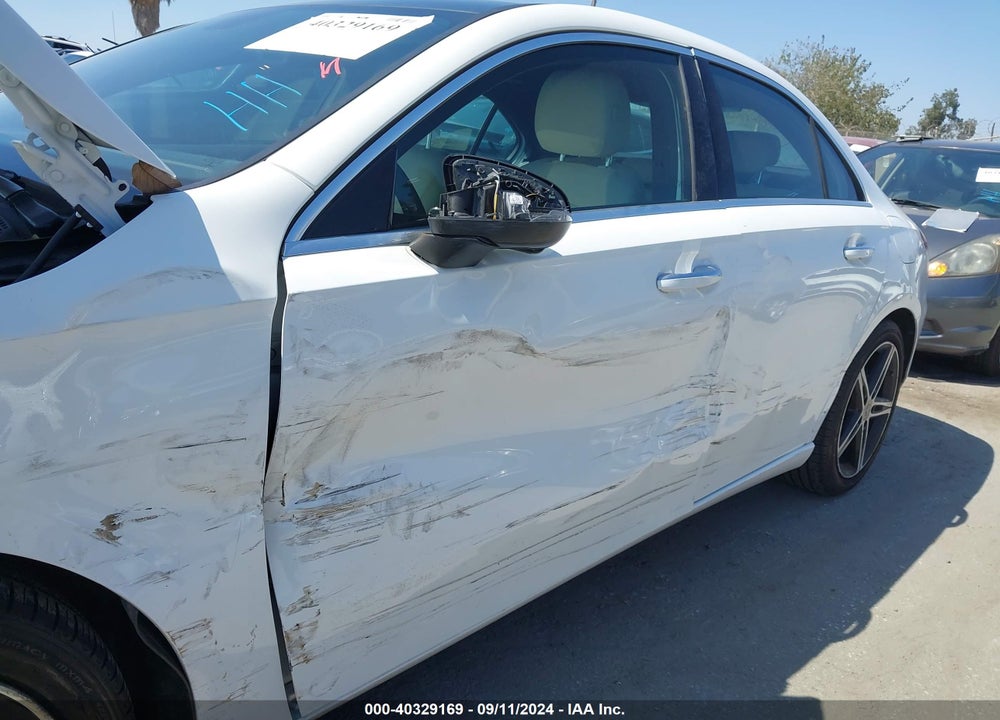 2019 MERCEDES-BENZ A 220 VIN: WDD3G4EB4KW017805