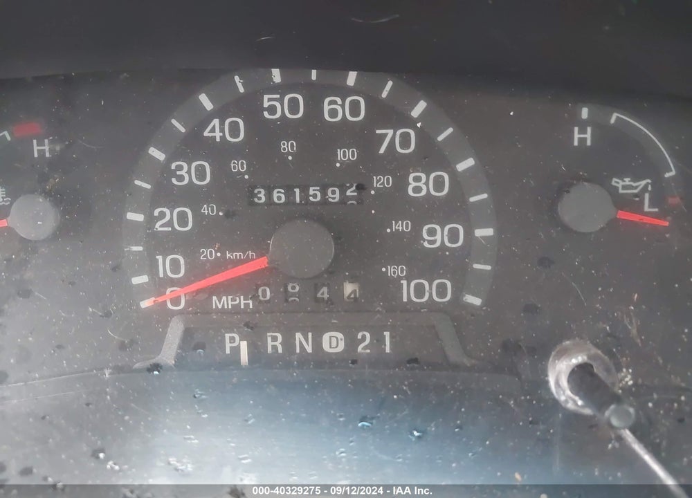 1999 FORD E-350 SUPER DUTY XL/XLT VIN: 1FBSS31L6XHA21870