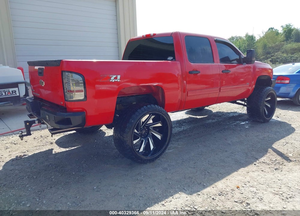 2011 CHEVROLET SILVERADO 1500 LT VIN: 3GCPKSE30BG220311