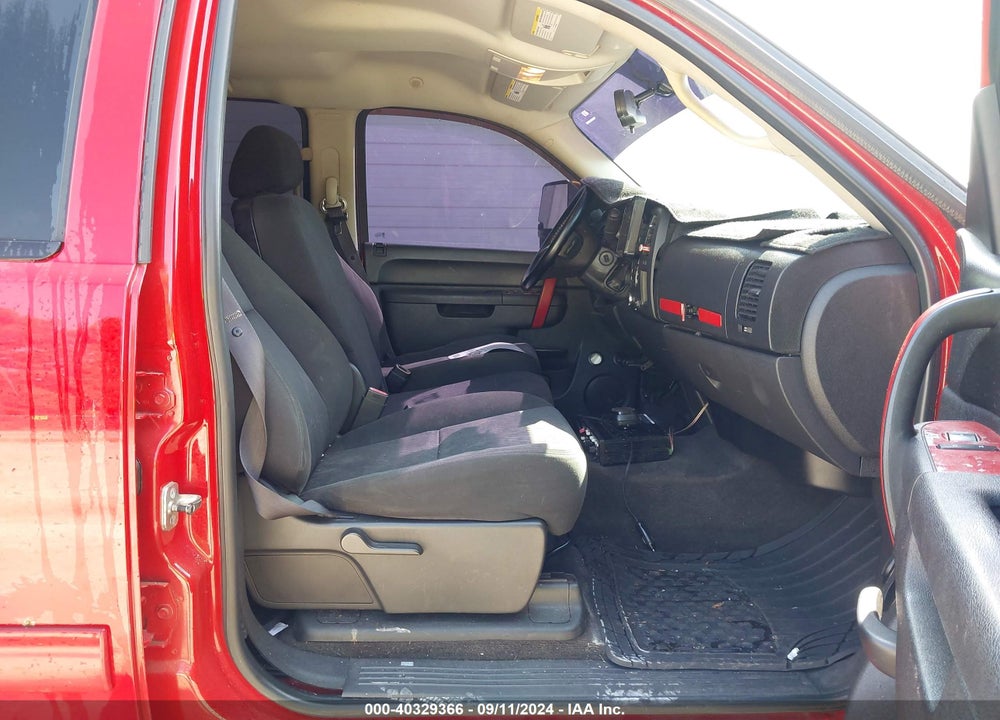 2011 CHEVROLET SILVERADO 1500 LT VIN: 3GCPKSE30BG220311