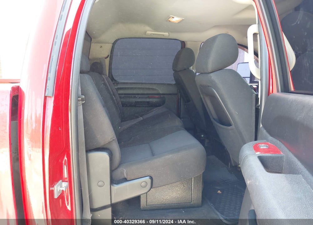 2011 CHEVROLET SILVERADO 1500 LT VIN: 3GCPKSE30BG220311