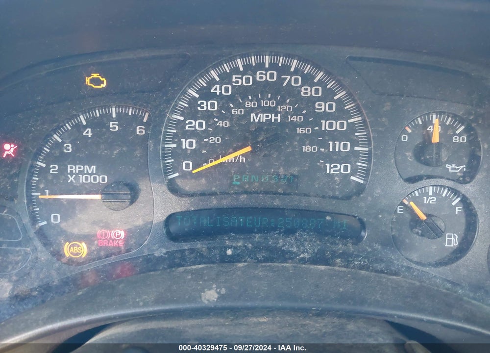 2005 GMC YUKON XL 1500 SLE VIN: 1GKEC16Z45J119121