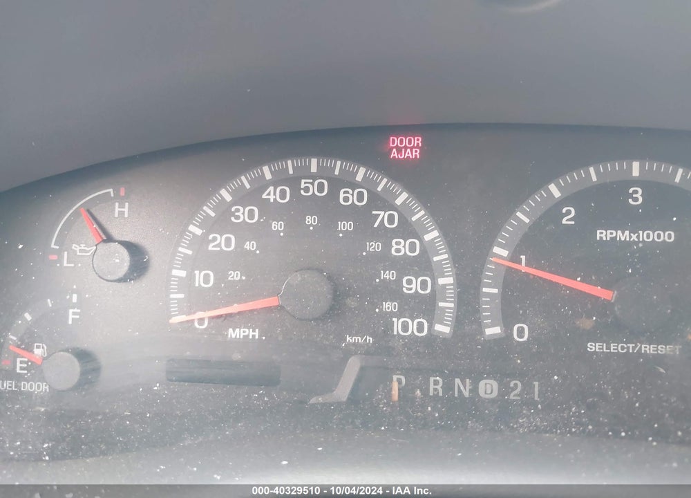 2000 FORD EXPEDITION XLT VIN: 1FMRU15L7YLB15429