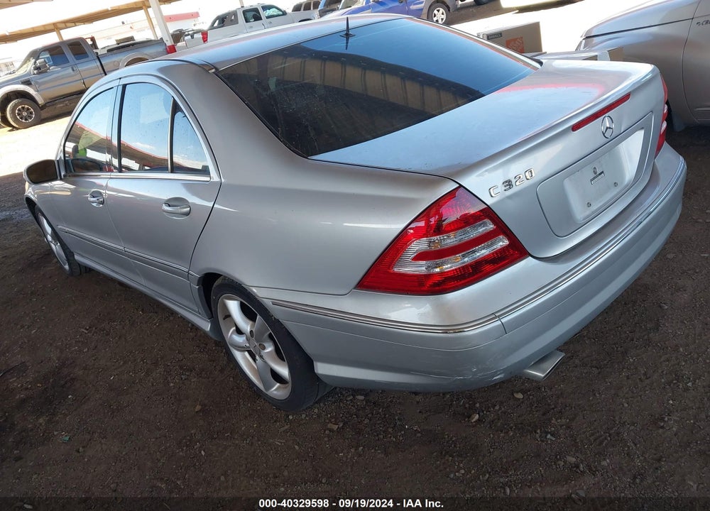 2005 MERCEDES-BENZ C 320 LUXURY/SPORT VIN: WDBRF64J25F567583