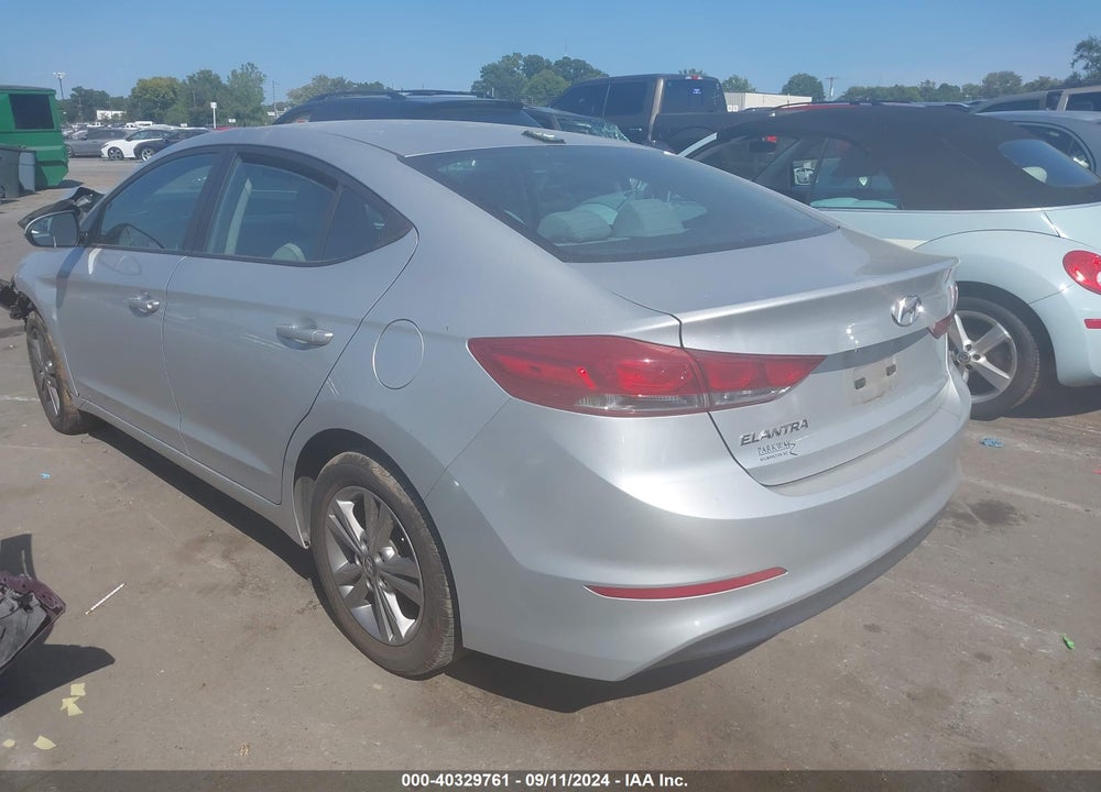 2017 HYUNDAI ELANTRA SE VIN: 5NPD84LF2HH082670