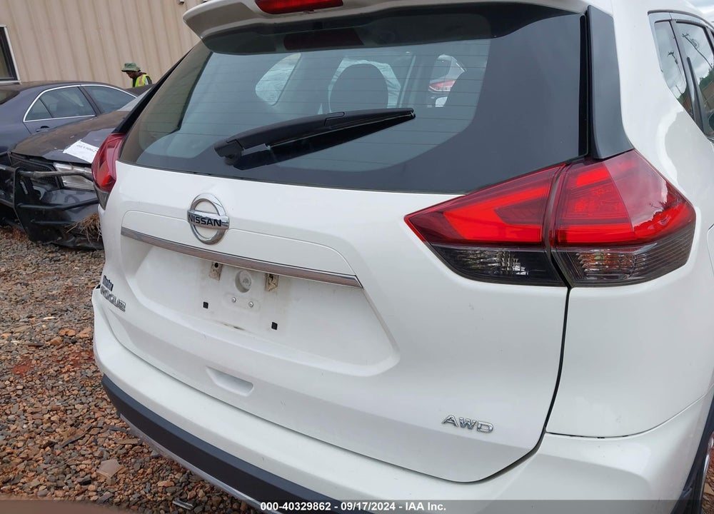 2017 NISSAN ROGUE S VIN: 5N1AT2MVXHC823876