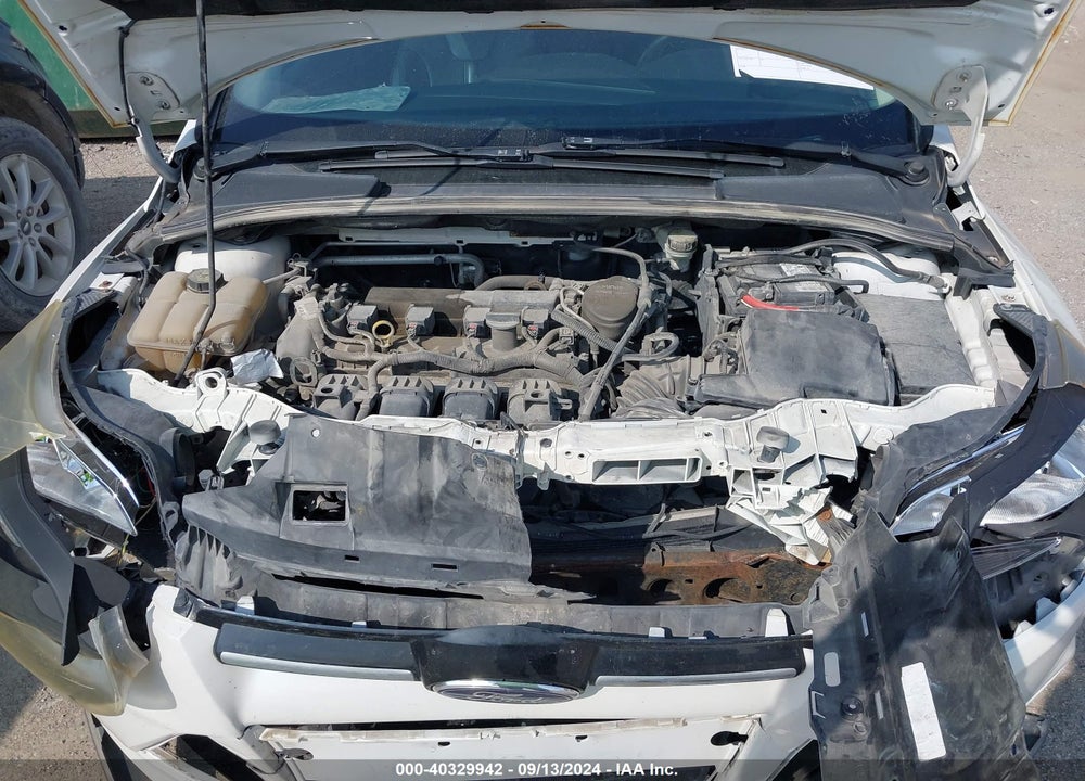 2014 FORD FOCUS TITANIUM VIN: 1FADP3J2XEL184499