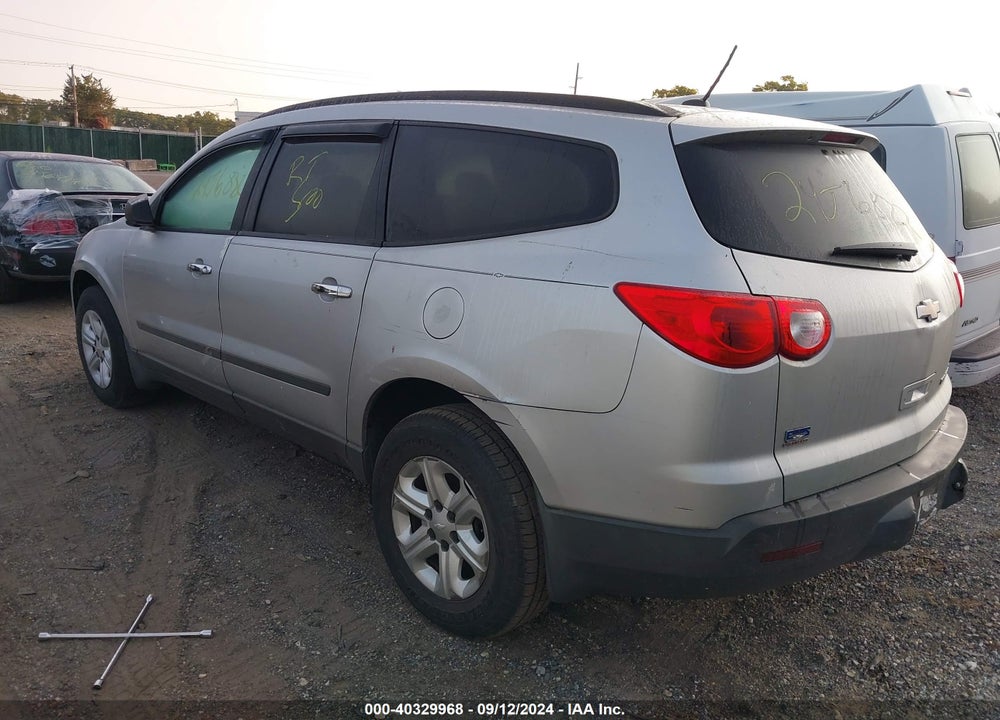 2011 CHEVROLET TRAVERSE LS VIN: 1GNKREED4BJ170583