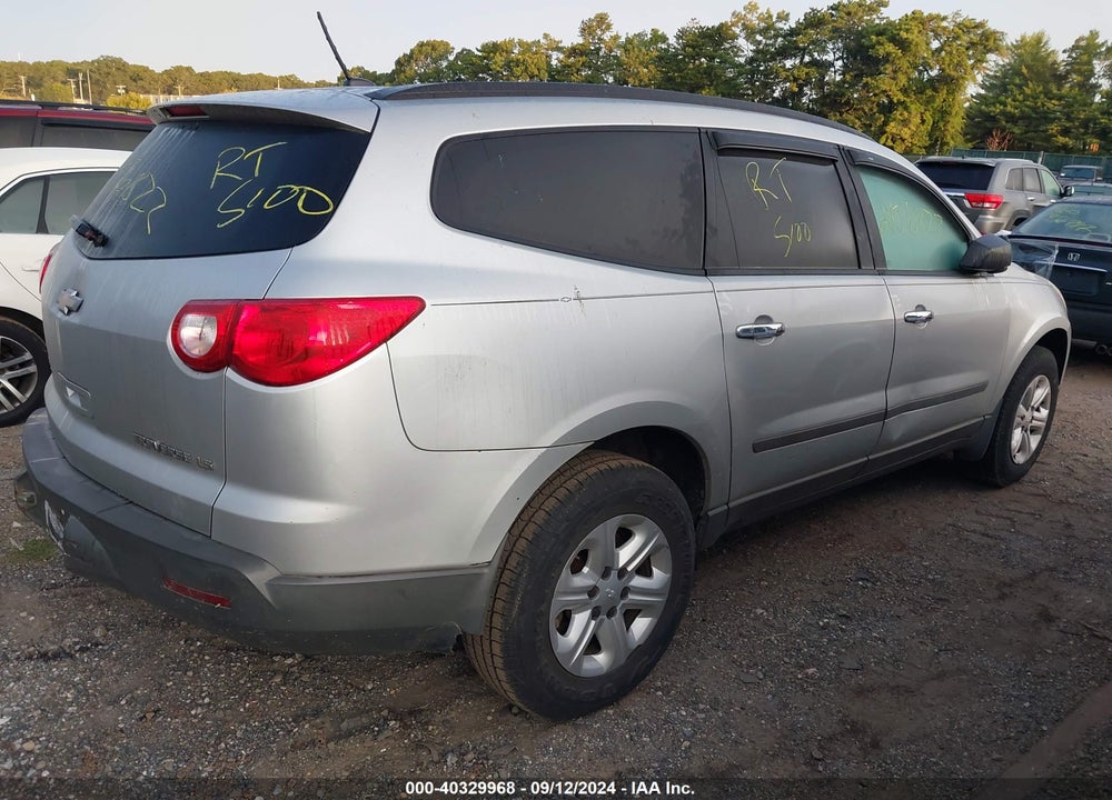 2011 CHEVROLET TRAVERSE LS VIN: 1GNKREED4BJ170583