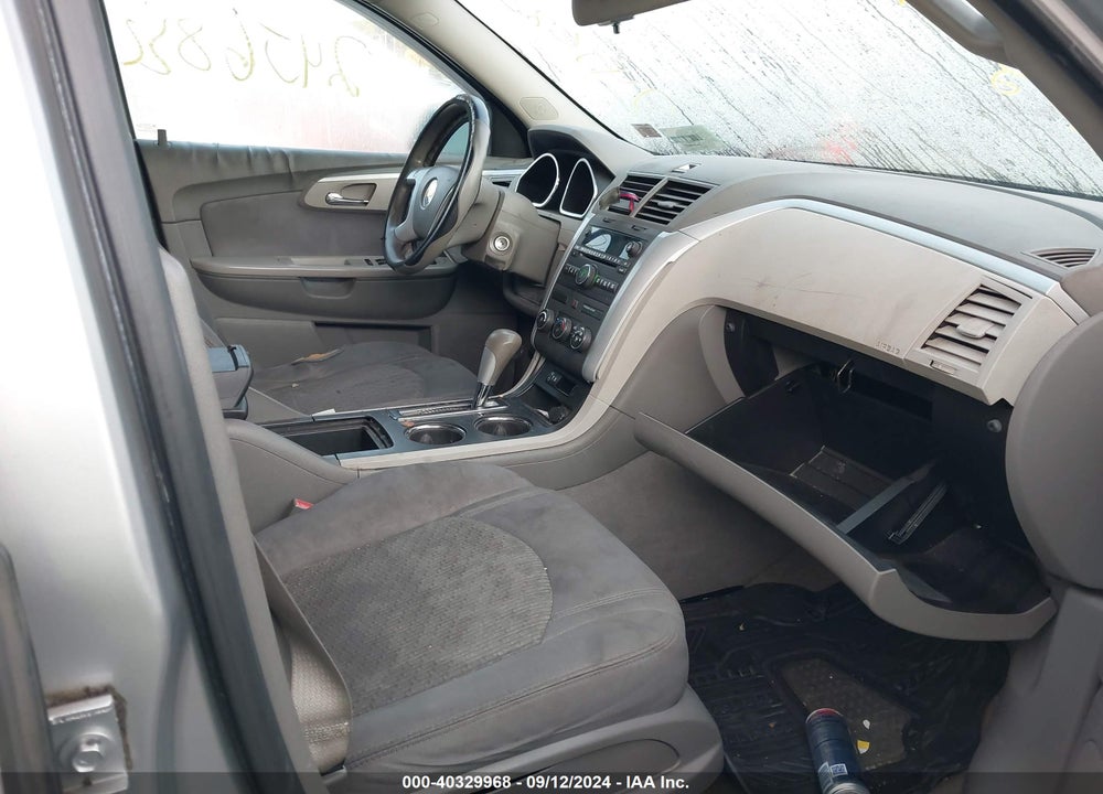 2011 CHEVROLET TRAVERSE LS VIN: 1GNKREED4BJ170583