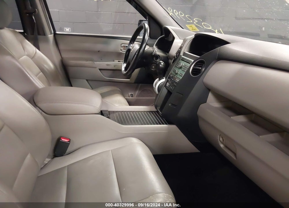 2010 HONDA PILOT EX-L VIN: 5FNYF4H5XAB025743