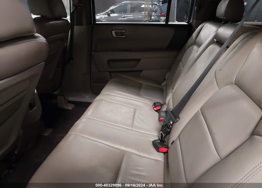 2010 HONDA PILOT EX-L VIN: 5FNYF4H5XAB025743