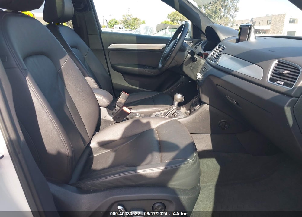 2018 AUDI Q3 2.0T PREMIUM/2.0T SPORT PREMIUM VIN: WA1BCCFS9JR007904