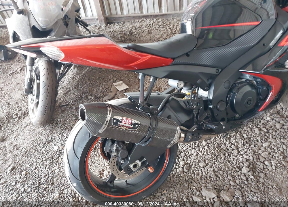 2007 SUZUKI GSX-R1000 VIN: JS1GT77A072107524