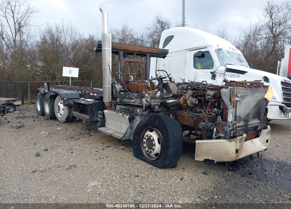 2017 KENWORTH T880 VIN: 1NKZL70X2HJ178064