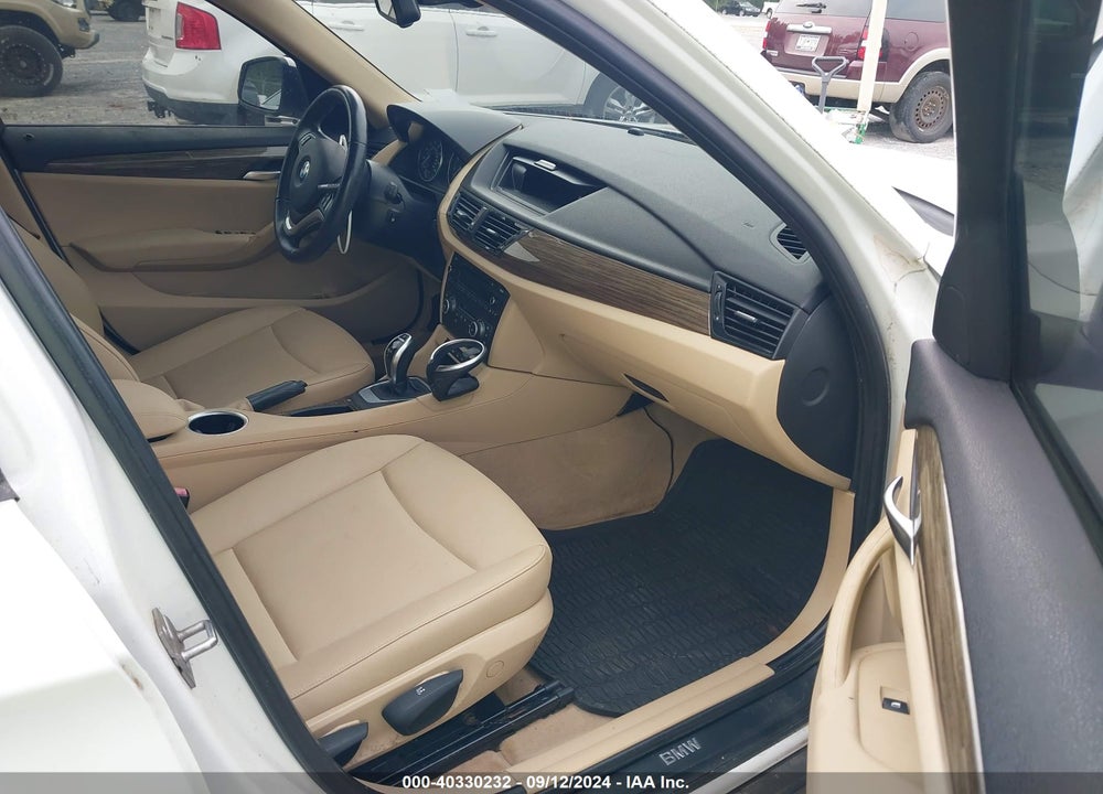 2014 BMW X1 XDRIVE28I VIN: WBAVL1C57EVY12879