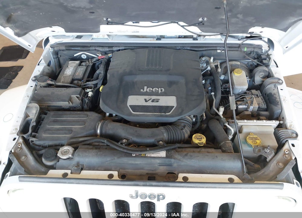 2015 JEEP WRANGLER UNLIMITED SAHARA VIN: 1C4BJWEG4FL736624