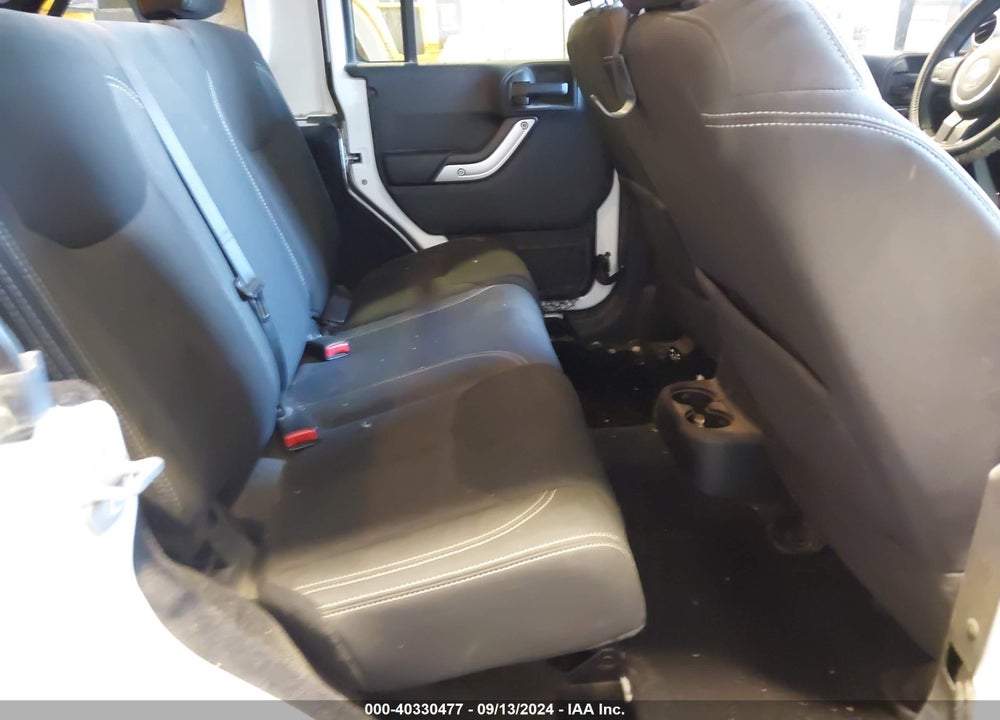 2015 JEEP WRANGLER UNLIMITED SAHARA VIN: 1C4BJWEG4FL736624