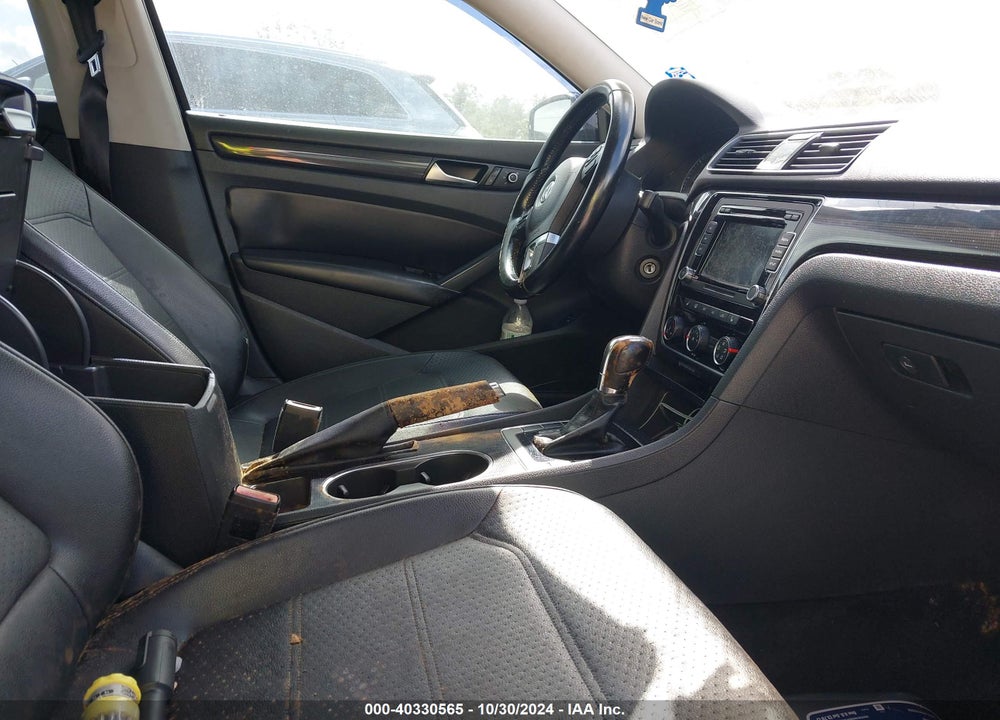 2014 VOLKSWAGEN PASSAT 2.0L TDI SE VIN: 1VWBN7A32EC045780