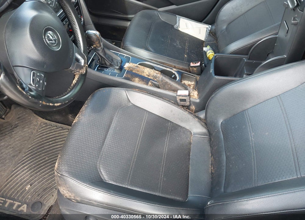 2014 VOLKSWAGEN PASSAT 2.0L TDI SE VIN: 1VWBN7A32EC045780