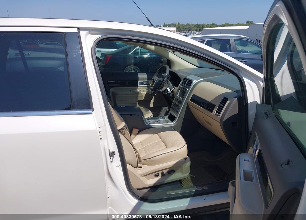 2008 LINCOLN MKX VIN: 2LMDU88C78BJ20827