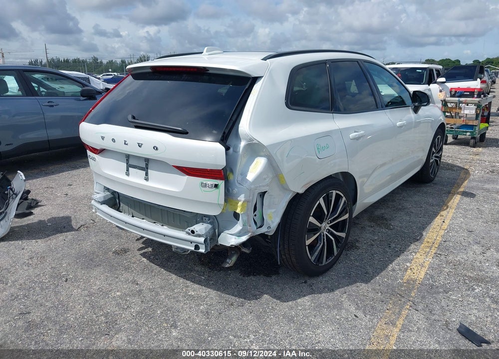 2024 VOLVO XC60 B5 PLUS DARK THEME VIN: YV4L12RL9R1792561