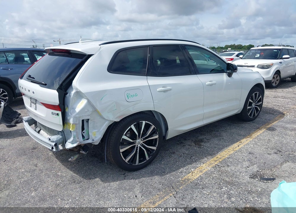 2024 VOLVO XC60 B5 PLUS DARK THEME VIN: YV4L12RL9R1792561