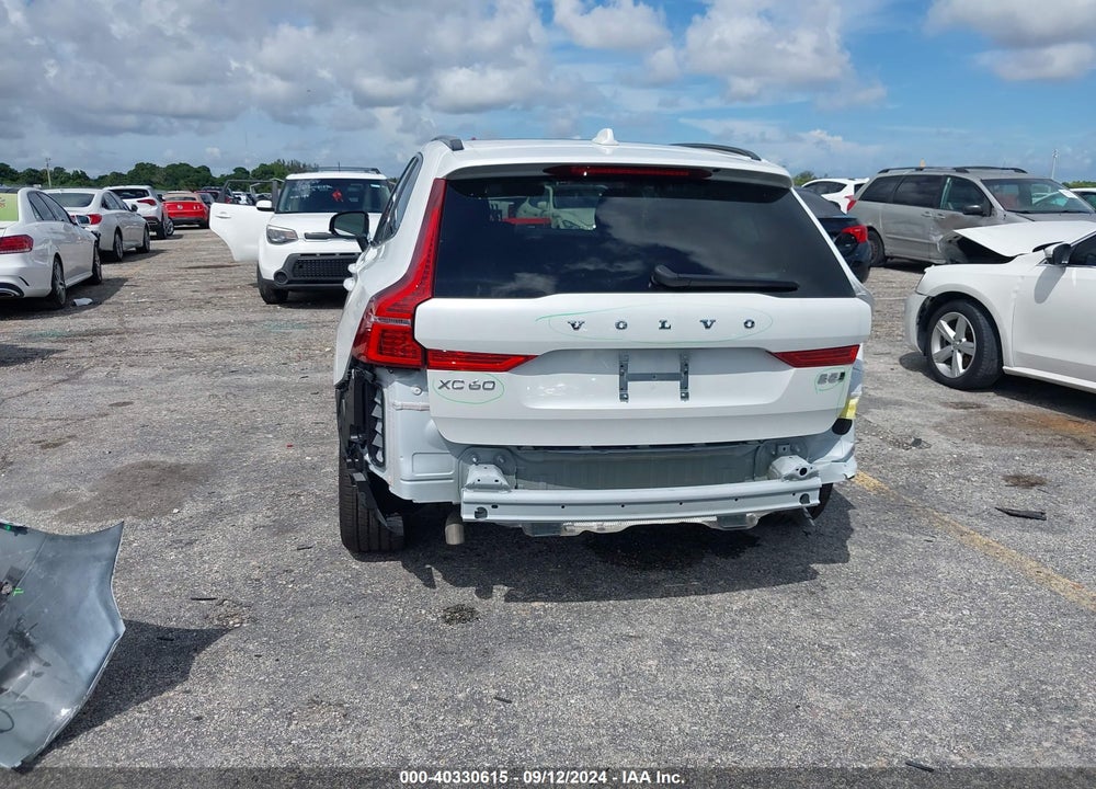 2024 VOLVO XC60 B5 PLUS DARK THEME VIN: YV4L12RL9R1792561