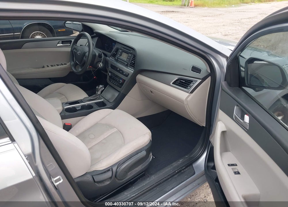 2017 HYUNDAI SONATA SE VIN: 5NPE24AF1HH529952