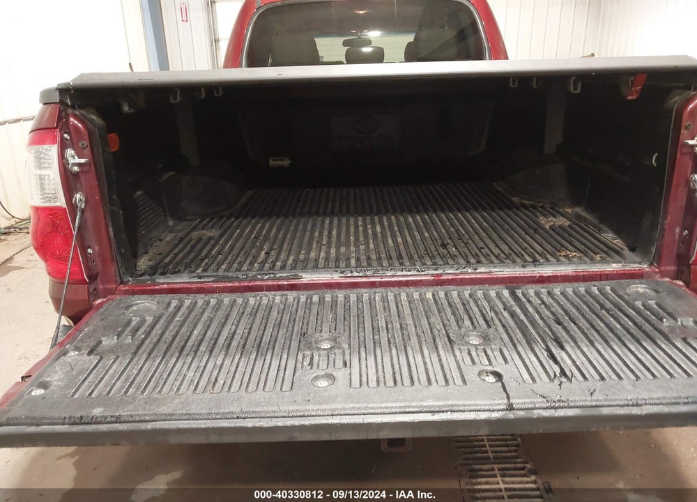 2005 TOYOTA TUNDRA LIMITED V8 VIN: 5TBDT48195S495275