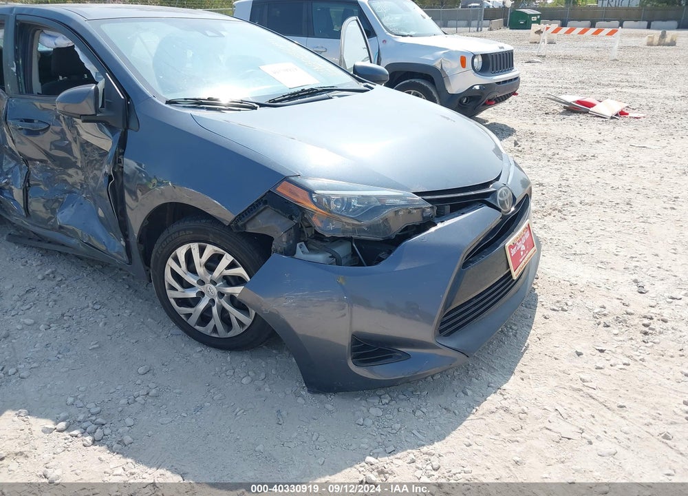2018 TOYOTA COROLLA LE VIN: 2T1BURHE3JC055079