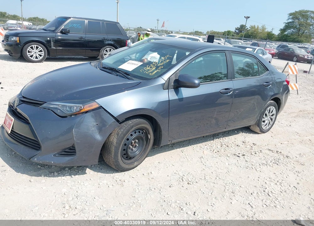 2018 TOYOTA COROLLA LE VIN: 2T1BURHE3JC055079