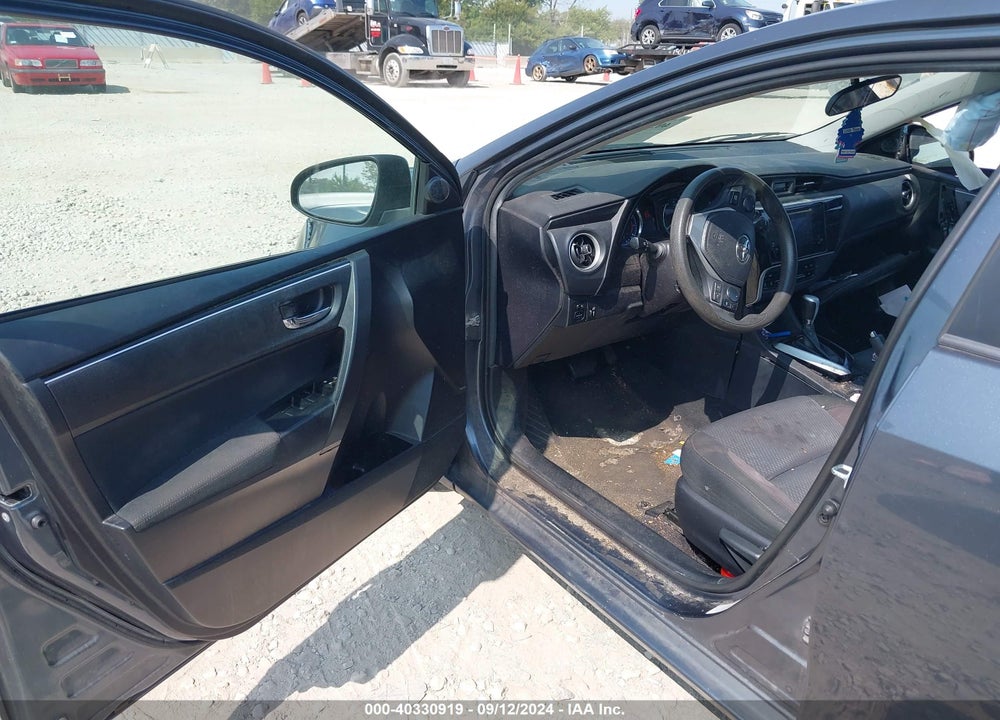 2018 TOYOTA COROLLA LE VIN: 2T1BURHE3JC055079