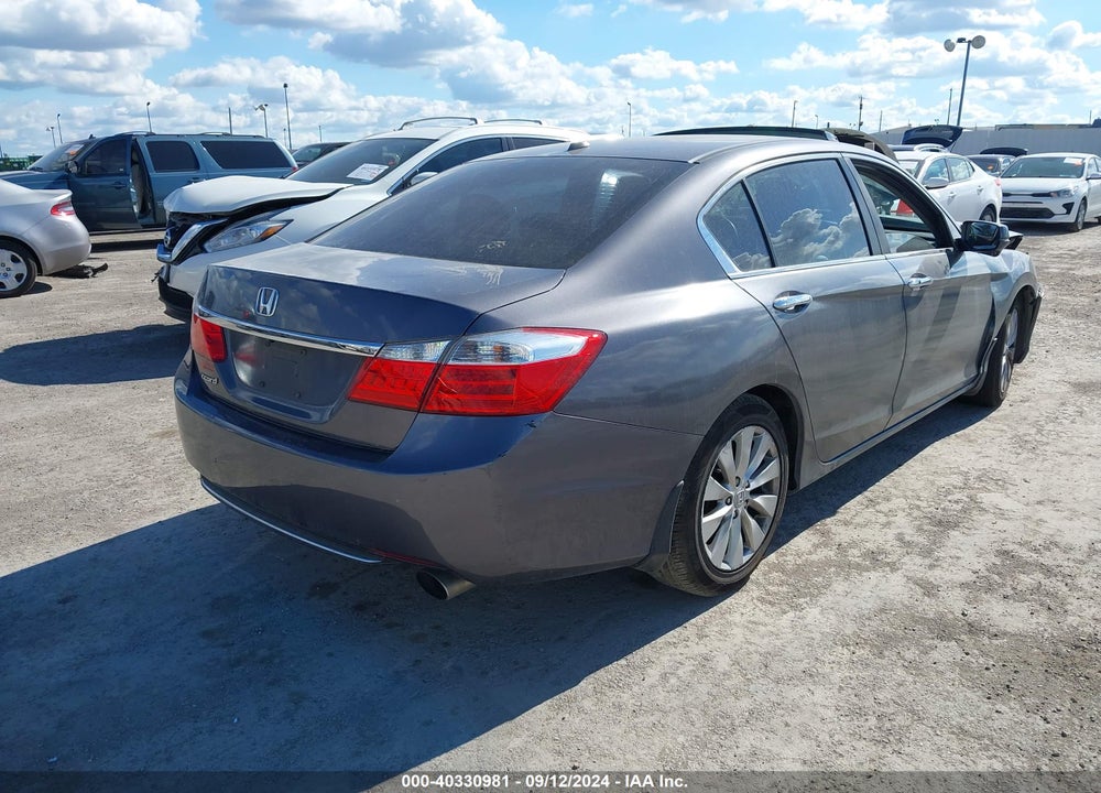 2015 HONDA ACCORD VIN: 1HGCR2F8XFA276167