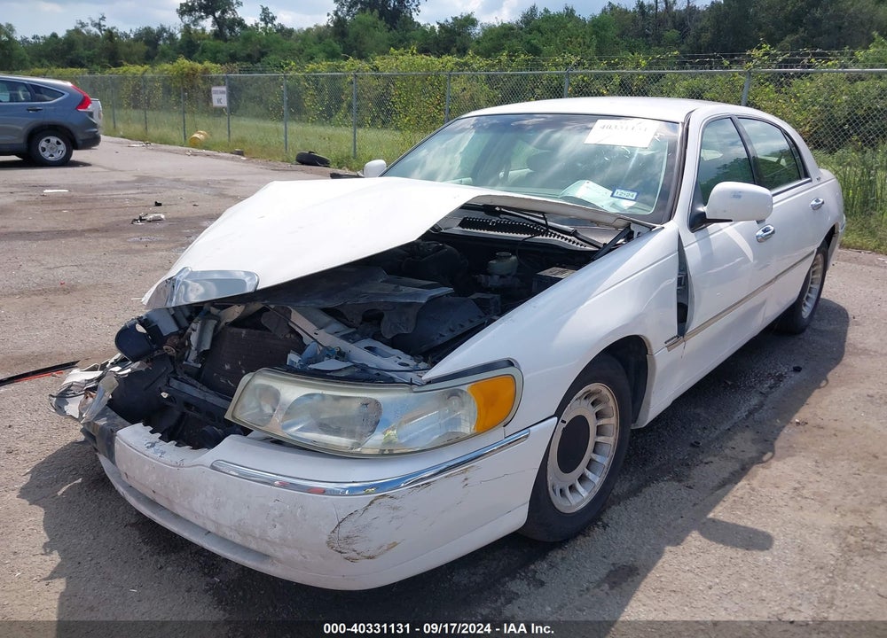 2001 LINCOLN TOWN CAR EXECUTIVE VIN: 1LNHM81WX1Y722549