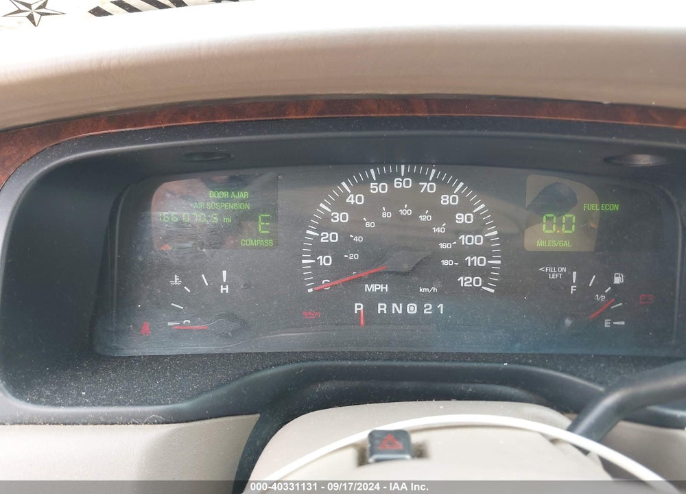 2001 LINCOLN TOWN CAR EXECUTIVE VIN: 1LNHM81WX1Y722549