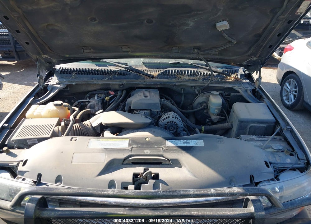 2000 CHEVROLET SUBURBAN 1500 LT VIN: 3GNEC16T1YG201361