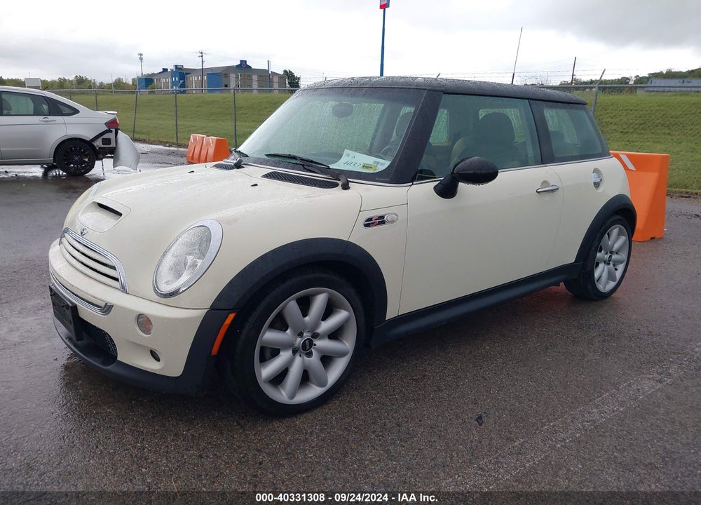 2004 MINI COOPER S VIN: WMWRE33434TD75314
